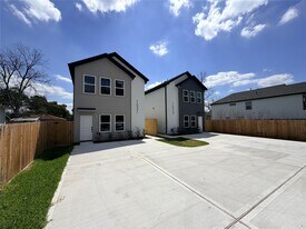 1031 North Ln in Houston, TX - Building Photo