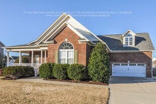 111 River Knoll Dr in Clayton, NC - Building Photo