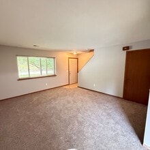 7421 Regal Ave SE in Grand Rapids, MI - Building Photo - Building Photo