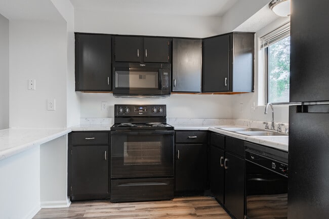 The Villas of Pine Valley in Elizabethtown, KY - Building Photo - Interior Photo