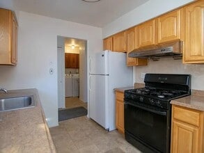 61-36 233rd St in Queens, NY - Foto de edificio - Building Photo