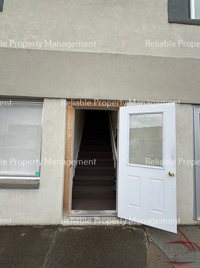 184 W Pine St in Shelley, ID - Building Photo - Building Photo