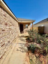 12013 SW 31st St in Mustang, OK - Building Photo - Building Photo