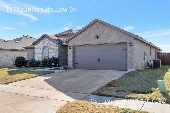 1333 Winding Hollow Dr in Grand Prairie, TX - Building Photo - Building Photo