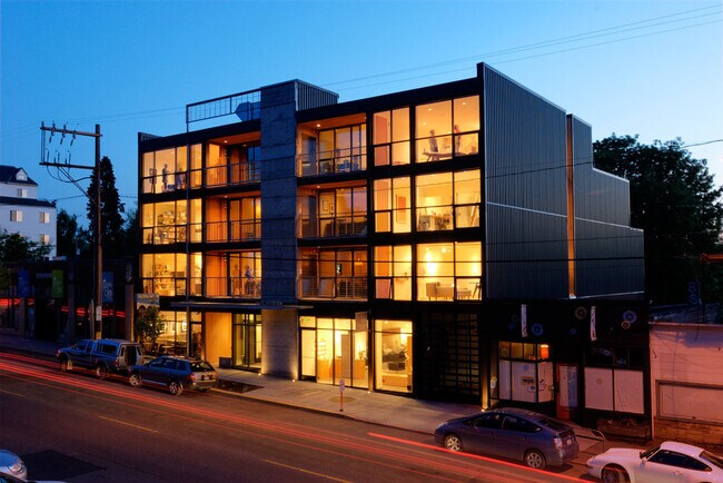 5611 University Way NE in Seattle, WA - Foto de edificio - Building Photo