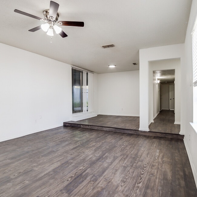 5358 Wonder Dr in Fort Worth, TX - Building Photo - Building Photo