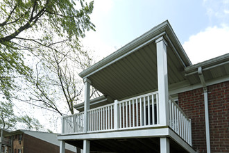 Madison Gardens in Old Bridge, NJ - Foto de edificio - Building Photo