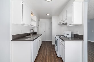 Stillmore Apartments in Santa Clarita, CA - Building Photo - Interior Photo