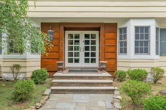 278 Maple St in Haworth, NJ - Foto de edificio - Building Photo