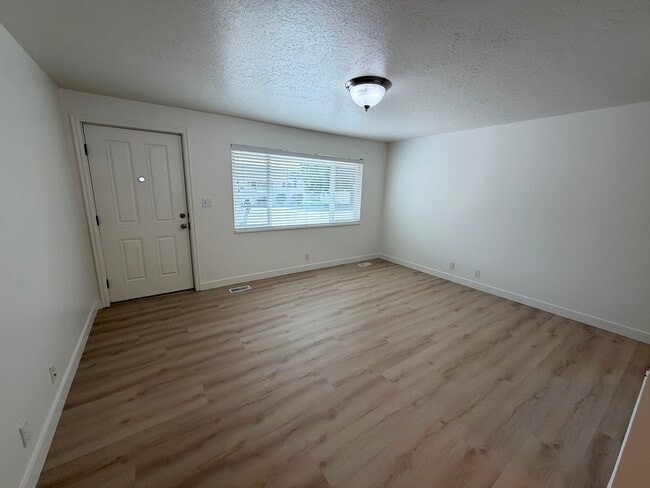 869 N 400 E, Unit 869