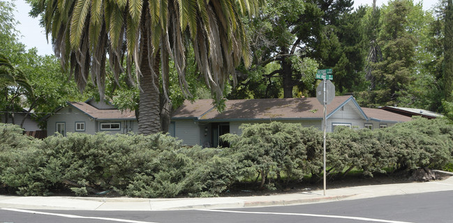 1132 Victory Ln in Concord, CA - Foto de edificio - Building Photo