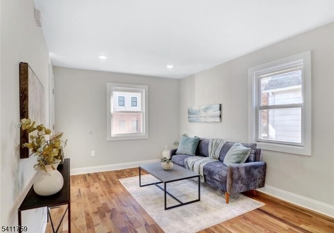 495 S Clinton St in East Orange, NJ - Building Photo - Building Photo