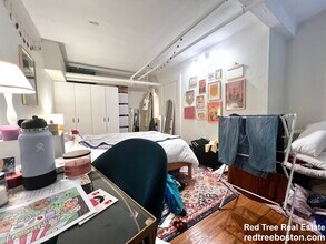 1752 Beacon St, Unit 10 in Brookline, MA - Building Photo - Building Photo