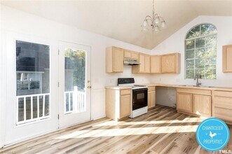 362 Wilson St in Graham, NC - Foto de edificio - Building Photo