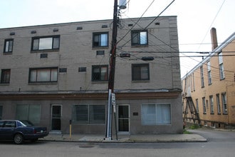 500 Washington Boulevard, Bridgeville, PA in Bridgeville, PA - Foto de edificio - Building Photo