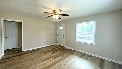 1718 Cass Ave in Evansville, IN - Building Photo - Building Photo