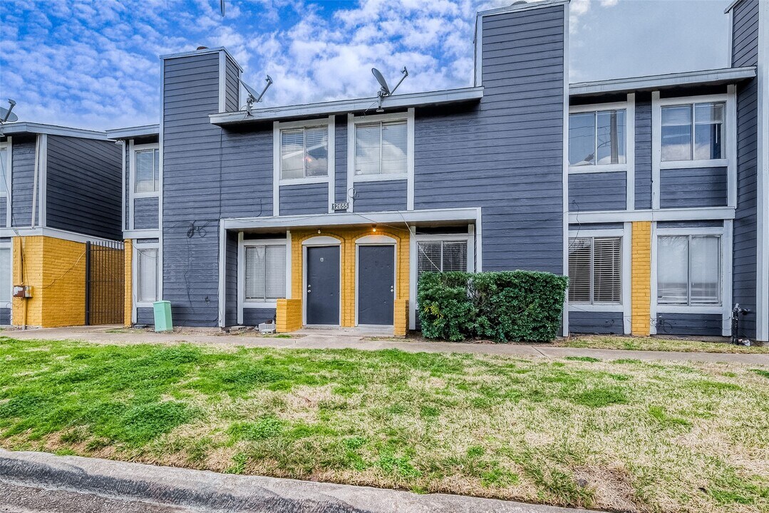 12655 Ashford Meadow Dr in Houston, TX - Foto de edificio