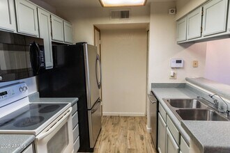 4901 S Calle Los Cerros Dr in Tempe, AZ - Building Photo - Building Photo