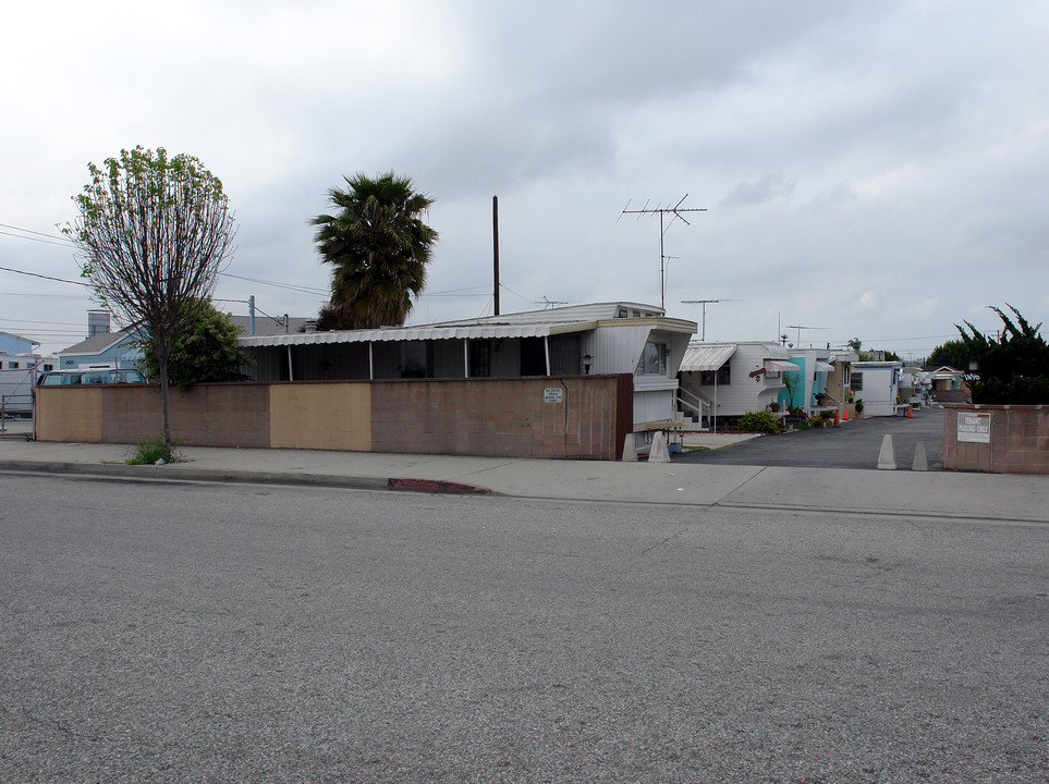 1436 W 130th St in Gardena, CA - Foto de edificio