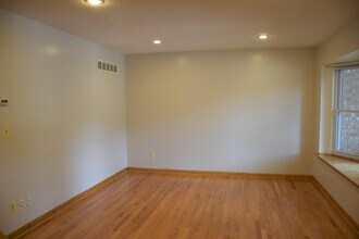 3393 Burbank Dr in Ann Arbor, MI - Building Photo - Building Photo