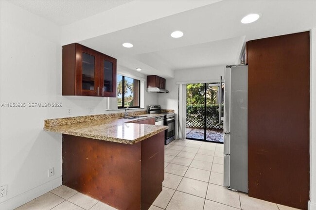181 Wimbledon Lakes Dr in Plantation, FL - Building Photo - Building Photo