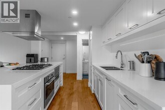 837 W Hastings St in Vancouver, BC - Building Photo - Building Photo