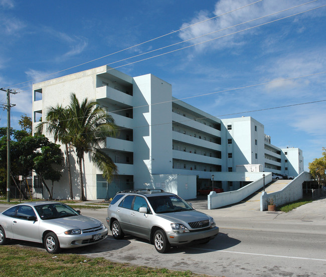 Golfview Rental Apartments in Hollywood, FL - Foto de edificio - Building Photo