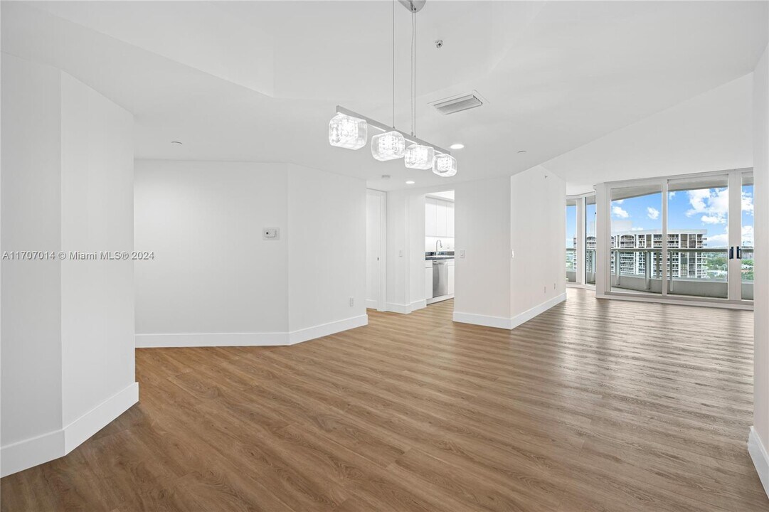 21055 Yacht Club Dr, Unit 1903 in Aventura, FL - Foto de edificio