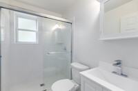 Sutton Commons in Red Bank, NJ - Building Photo - Interior Photo