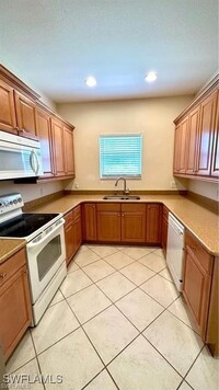 4400 Lazio Way in Ft. Myers, FL - Building Photo - Building Photo