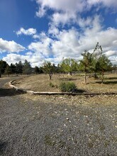 15517 Riveredge Rd in Klamath Falls, OR - Foto de edificio - Building Photo