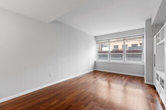 1425 Locust St, Unit 9E in Philadelphia, PA - Foto de edificio - Building Photo