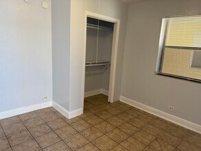 3300 Broadway in West Palm Beach, FL - Foto de edificio - Building Photo