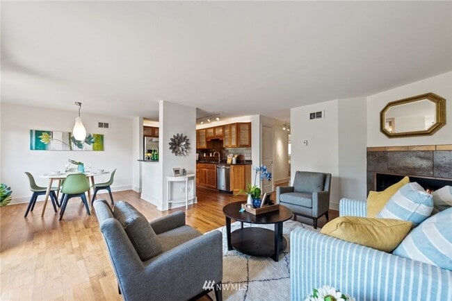 property at 11058 NE 33rd Pl