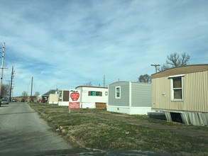 Carmel Apple Court in Martinsville, IN - Building Photo - Building Photo