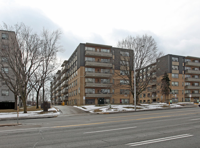 Ionview Court in Toronto, ON - Building Photo - Building Photo