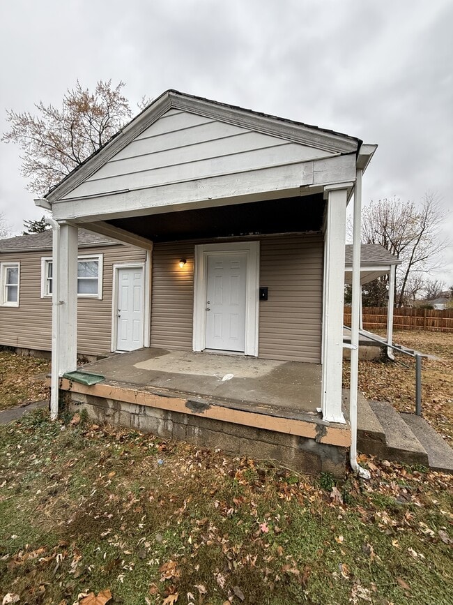 property at 3444 N Parker Ave