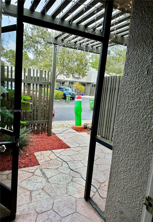 11336 NW 16th St in Pembroke Pines, FL - Building Photo - Building Photo