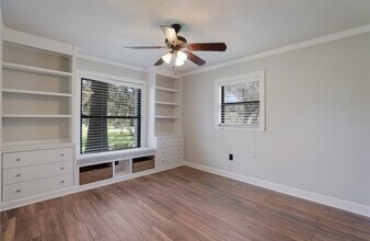2077 Racimo Dr in Sarasota, FL - Building Photo - Building Photo