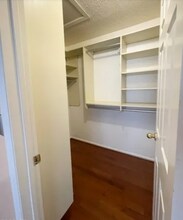 214 Manahan Ct in East Brunswick, NJ - Building Photo - Building Photo