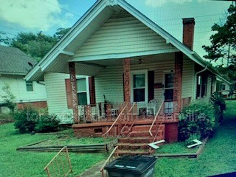 14 Iselin St in Liberty, SC - Foto de edificio