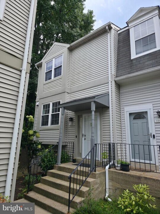 5994 Annaberg Pl in Burke, VA - Building Photo