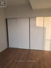 115 McMahon Dr in Toronto, ON - Building Photo - Building Photo