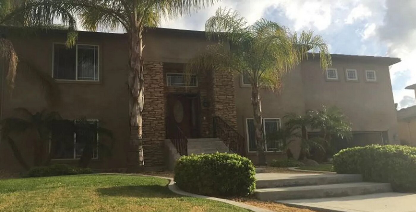 417 Rian Noelle Ct in Bakersfield, CA - Building Photo