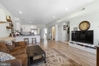 381 Martin St in Philadelphia, PA - Building Photo - Building Photo