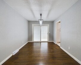 8659 E 109 St in Kansas City, MO - Foto de edificio - Building Photo