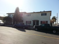 436 N Pacific Ave in San Pedro, CA - Foto de edificio - Building Photo