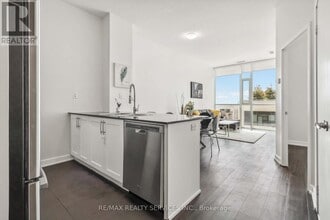 4065 Brickstone Mews in Mississauga, ON - Building Photo - Building Photo