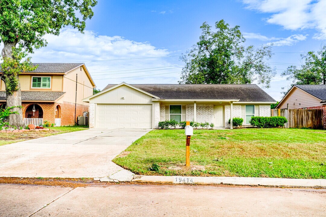 19414 Leafwood Ln in Houston, TX - Building Photo