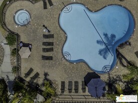 6036 Rancho Mission Rd in San Diego, CA - Building Photo